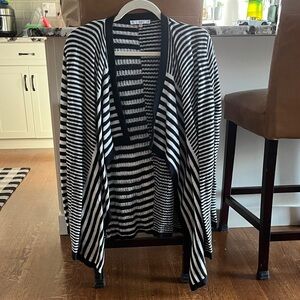 Sioni Monochrome Patterned Cardigan